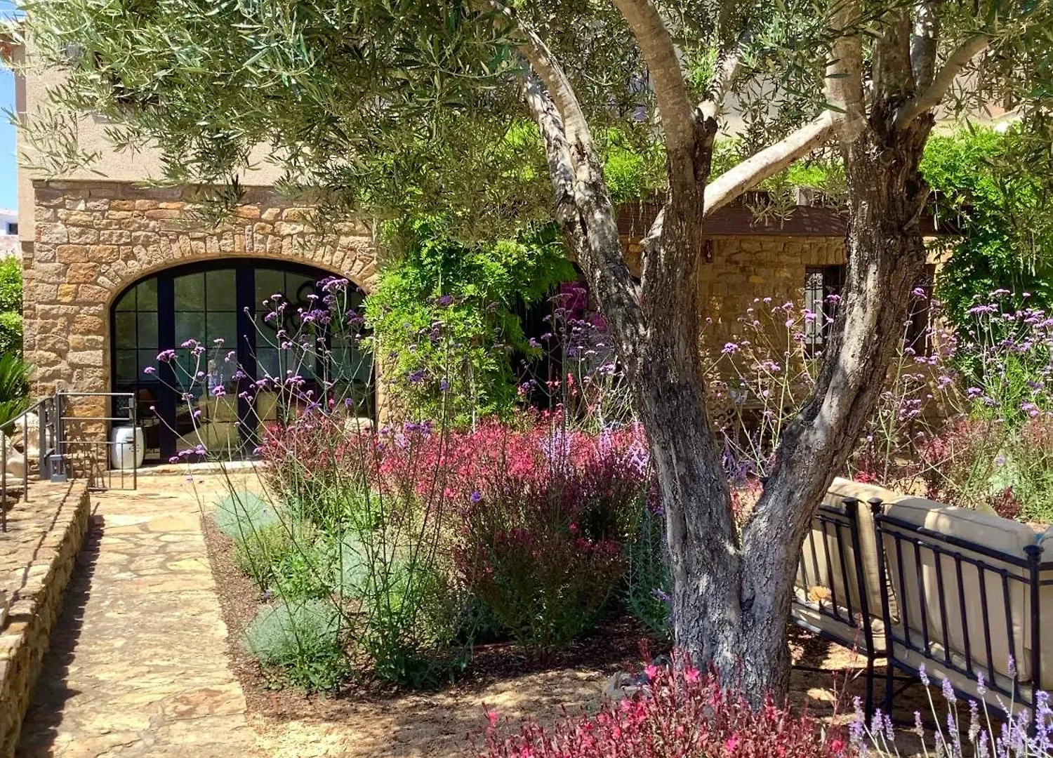 בגור Villa Anna